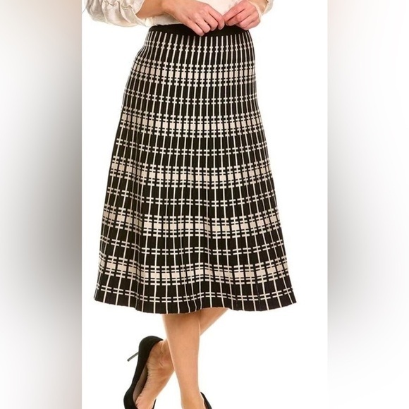 Max Studio Dresses & Skirts - Max Studio Knee Length Sweater Knit Skirt